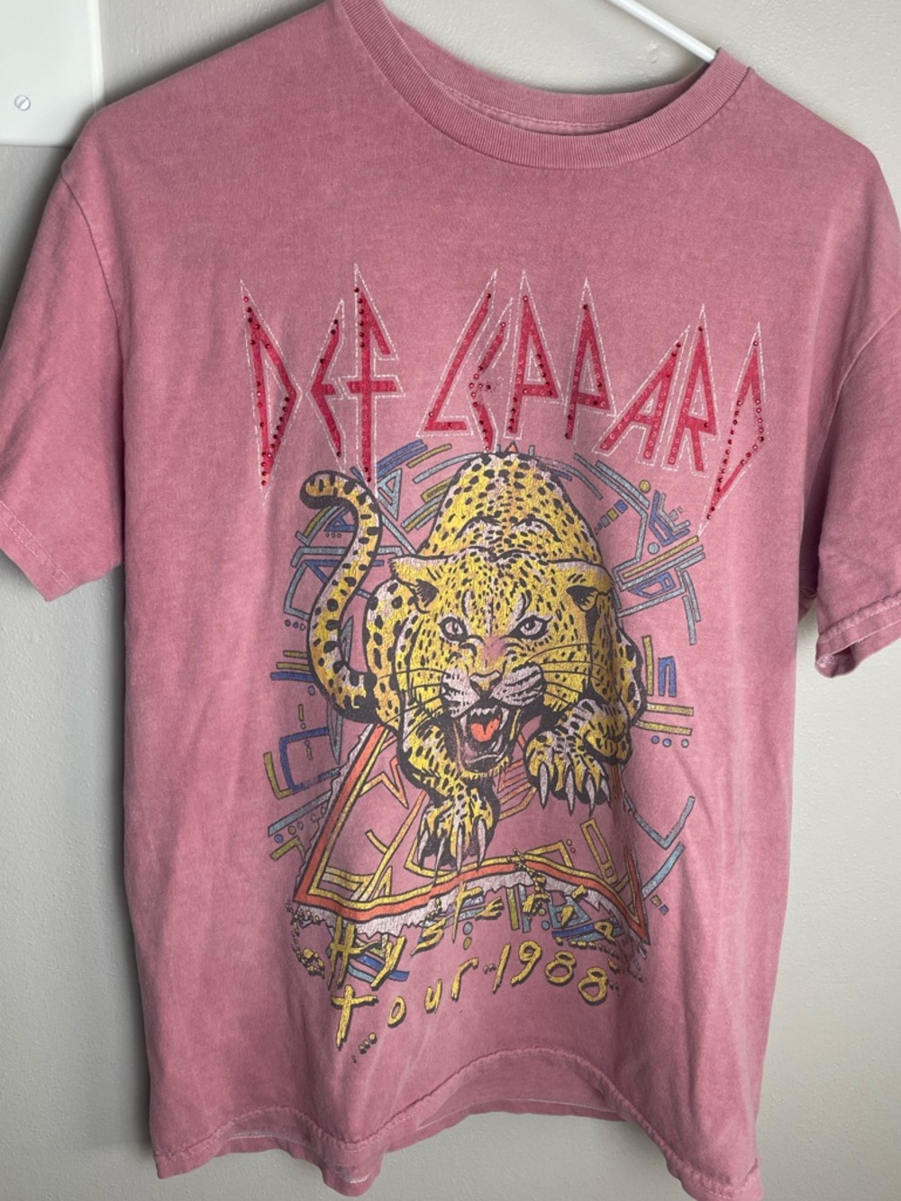 Def Leppard Pink Graphic Tee - Short Sleeve Band Shirt